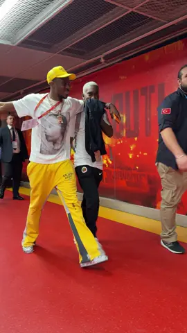 🦁 Victor Osimhen ve Henry Onyekuru! #Galatasaray #futbolunkalbi #sporgünlükleri #neizlesem #sadecespor 