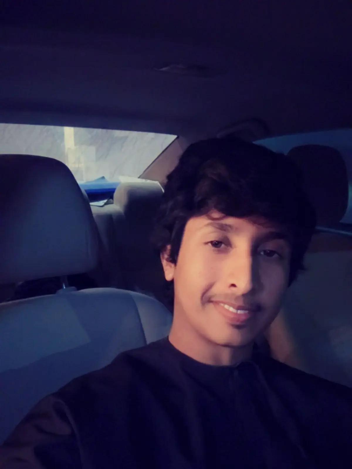 #❣️❣️❣️                                                ليه الهجر والبعد يازين ؟                                                  والهجر عوق لكل مجروح                                                         الوصل طبٍ للمحبين                                                   وأنته وصالك يسعد الروح                      واصل ولا تبعد من العين والبعد مالك فيه مصلوح