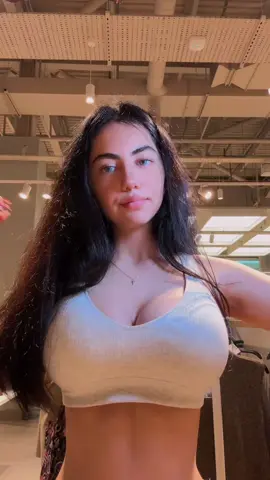 having black hair and listening to deftones how performative Ami 😱😱😱🤯🤯