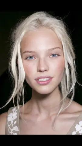 this video is not about humiliation, it’s about loving yourself for who you are, and not pretending to be someone else.❤️ . . . #pale #faketan #model #beauty 