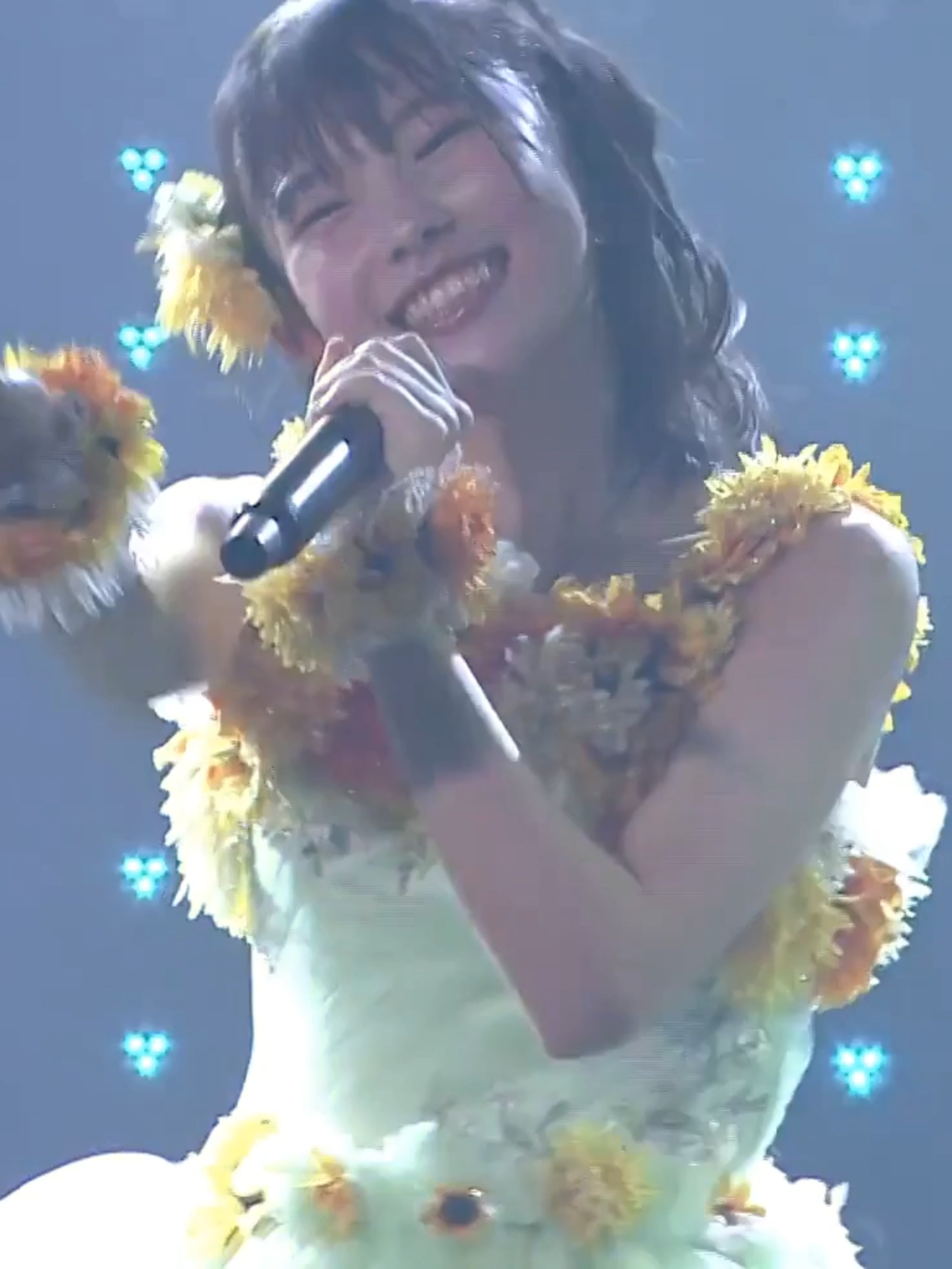 【「最強か！」きょーかちゃん】 ユニット曲『ショートカットの夏』を初披露。 「歌もダンスも上手」でMCでも自分の言葉でしっかりと話せる #きょーか ちゃんは、まだ中学１年生。 お姉ちゃんの影響で物心ついた頃から 「NMB４８」の大ファン。 難波「期待の新星」 #竹田京加　ちゃん。 #NMB10期生 2025年11月22日（土）18:00 （8期生・９期生・１０期生による） #さらば純情公演 #NMB48