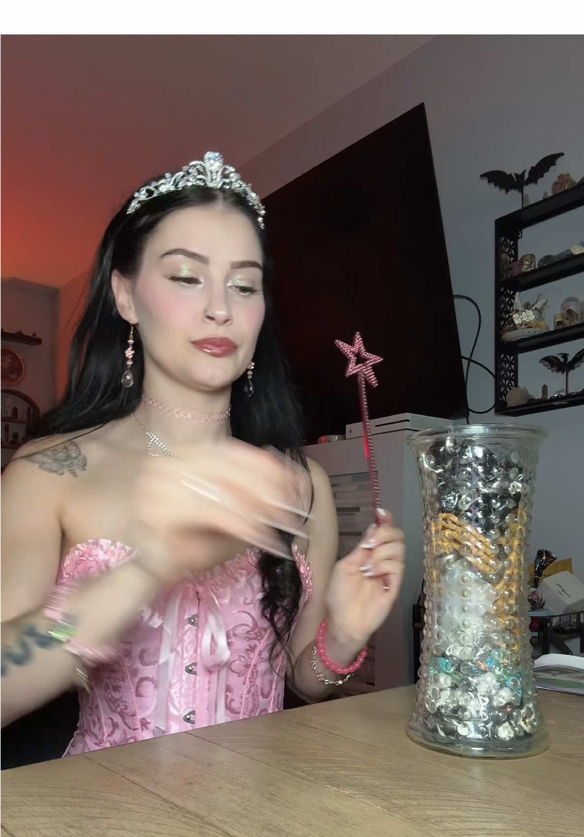 MYSTERY JEWELRY JAR OF THE DAY!!! Absolutely PERFECT!! @ida.nicole18 #mysteryjewlerygirl #mysteryjewelryjar #makeup #wicked #unboxing 