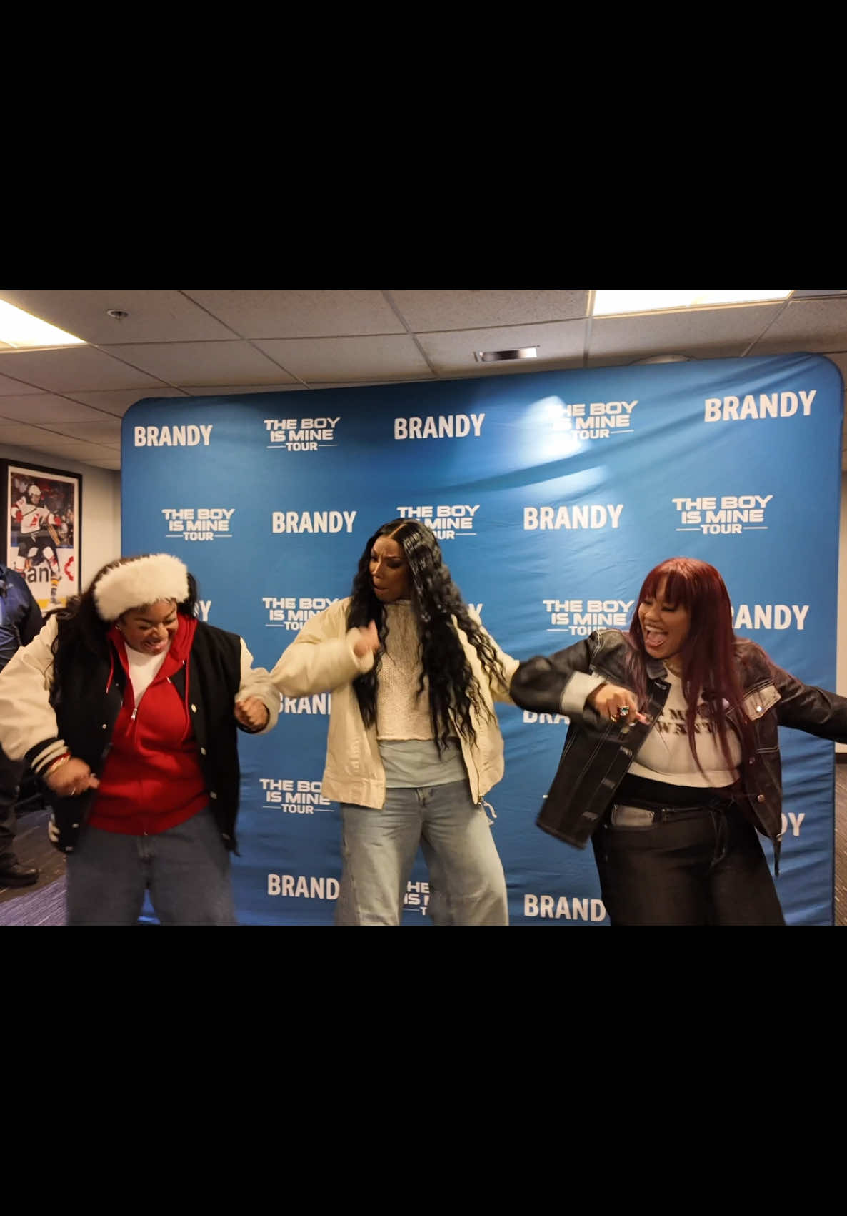 Make Some Noise  @Yungbbq DC: @ChrisGranted #mycinderella #theboyismine #brandy 