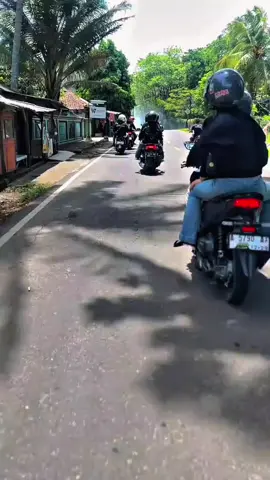 Seseru itu motoran bareng temen-temen🙂‍↔️#komunitasBeatcirimatic #minitouring #foryoupage #fyppppppppppppp 