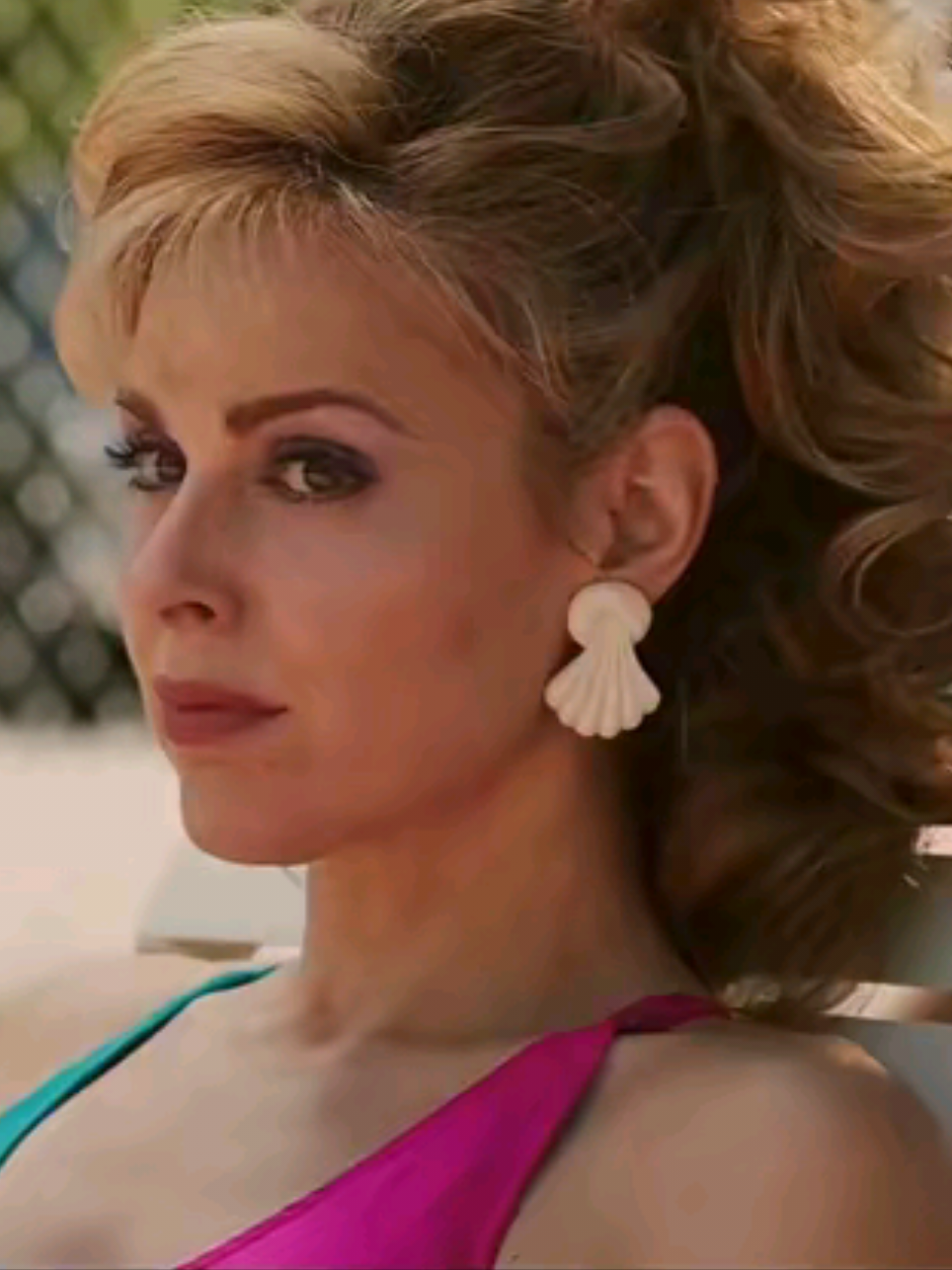 karen wheeler you should try a woman (me) i promise you won't regret it  - @CaraBuono #karenwheeler #strangerthings #mrswheeler  #strangerthings5 #strangerthingsedit 