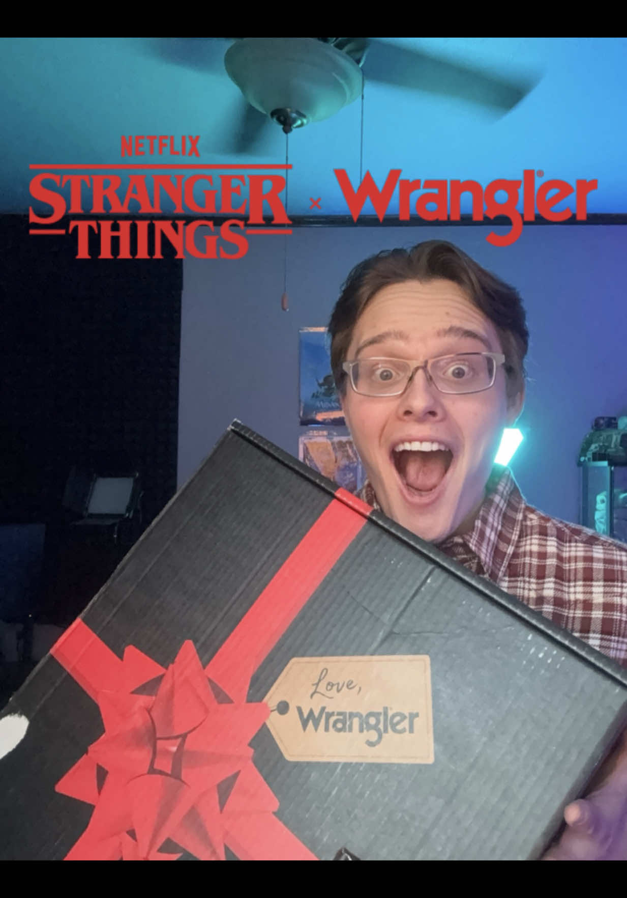 Stranger Things X Wrangler Package Unboxing! 🤯🔥 #wrangler #strangerthings5 #strangerthings #dravenreacts #unboxing @Stranger Things @Netflix @Wrangler 