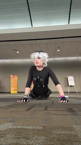 Crush doin some gymnastics? #crushcosplay #cherrycrushwebtooncosplay #fyypppppppppp #mlm #crush 