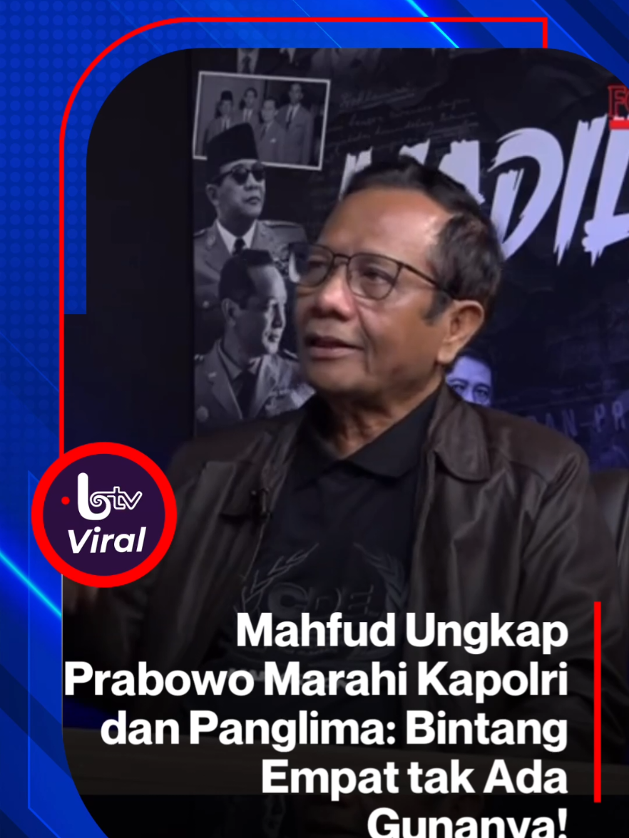 Anggota Tim Komisi Reformasi Polri, Mahfud Md, mengungkap Kapolri Listyo Sigit Prabowo dan Panglima TNI Jenderal Agus Subiyanto dimarahi Presiden Prabowo Subianto dalam rapat tim Reformasi Polri. Mahfud mengatakan, dalam rapat tersebut Presiden Prabowo menegaskan bahwa pangkat bintang empat tidak ada gunanya jika tidak dapat membantu rakyat dan mengatasi pencurian kekayaan negara. Eks Menkopolhukam itu menceritakan peristiwa tersebut dalam sebuah podcast dengan salah satu media swasta, yang kemudian diunggah ulang oleh akun Threads @astaanayanusantara. Peristiwa itu bermula dalam rapat di Istana Negara. Setelah menggelar jumpa pers dengan wartawan, Presiden Prabowo meminta awak media keluar ruangan dan kemudian menggelar rapat tertutup. Sejumlah pihak hadir dalam rapat Tim Reformasi Polri, termasuk Listyo dan Agus. Mahfud menyebut, Presiden menekankan bahwa Polri sedang dalam sorotan publik dan harus segera memperbaiki diri. Mahfud melanjutkan, Prabowo juga menyoroti kekayaan alam yang diserobot pebisnis tidak bertanggung jawab yang telah menggerus uang negara selama puluhan tahun, disebutkan 25, 34, hingga 40 tahun. Presiden juga menyinggung perbedaan data ekspor dan impor yang sangat mencolok. Mahfud menambahkan bahwa Presiden mengetahui sejumlah perusahaan telah bertahun-tahun merugikan negara. Setelah itu, Prabowo menegur keras Agus dan Listyo. Setelah itu, Prabowo menegur keras Agus dan Listyo. Presiden Prabowo sebelumnya telah melantik ketua dan anggota Komisi Reformasi Polri di Istana Merdeka pada Jumat (7/11/2025). Komisi ini dibentuk sebagai respons atas demonstrasi yang terjadi pada akhir Agustus 2025. Keputusan pengangkatan anggota tertuang dalam Keppres Nomor 122/P Tahun 2025 tentang Pengangkatan Keanggotaan Komisi Percepatan Reformasi Kepolisian Negara Republik Indonesia yang ditetapkan pada 7 November 2025. Sumber : inilah.com Aset : YT/@forumkeadilanTV #AyoNobarBTV #Mahfud #PrabowoMarahi #KapolridanPanglima #BintangEmpattakAdaGunanya