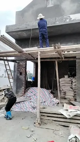 anh cai đi vắng một tuần nay rồi không tới thăm công trình 