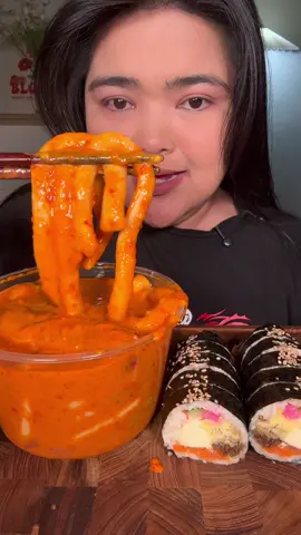 Mukbang tteokpokki essel + kimbab #fyp #mukbang 