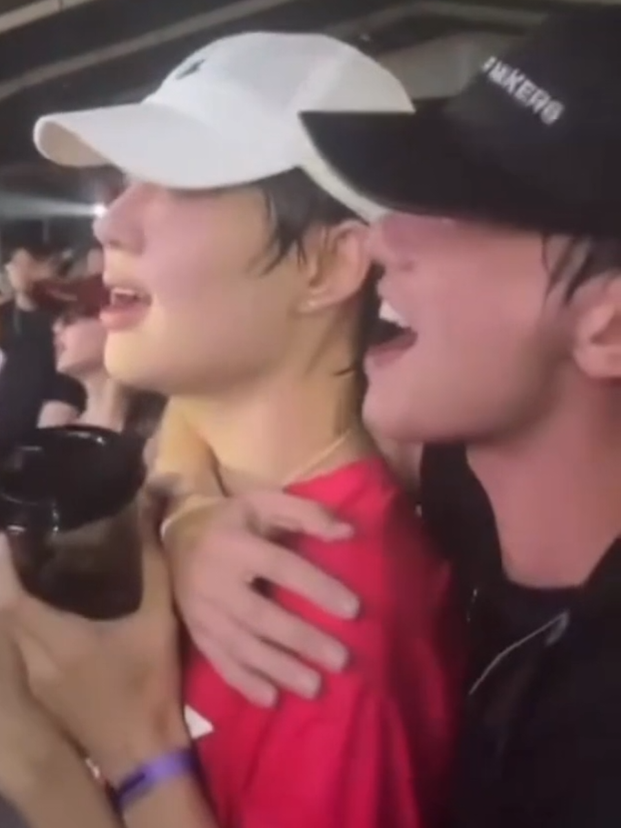 『throwback』 sweet moment of KengNamping at Songkran 2025 𓂃ෆ˚ awwwww ~ 🫶😆 .  .  #namping #nampingster #KengHarit #KengNamping  (♡´ ³`)(´ε｀ )♡