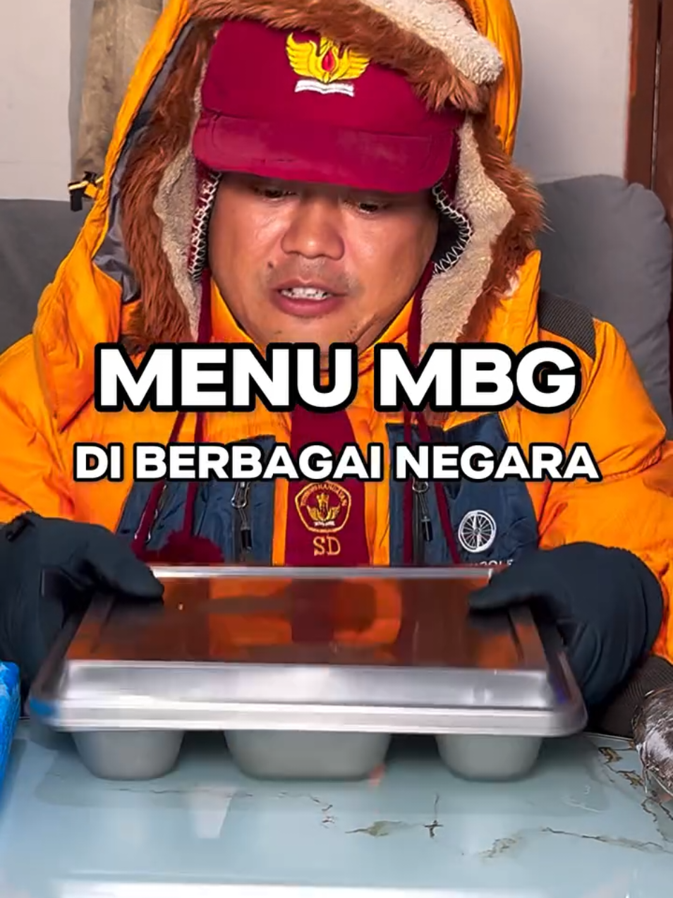 Menu MBG di berbagai negara  Tujuan utama MBG 1. Meningkatkan kualitas gizi:  2. Mengurangi stunting dan gizi buruk:  Program ini adalah langkah untuk mengatasi masalah kekurangan gizi yang dapat menghambat tumbuh kembang anak.  3. Meningkatkan sumber daya manusia:  Dengan gizi yang baik, diharapkan generasi mendatang dapat tumbuh menjadi pribadi yang lebih sehat, cerdas, dan produktif untuk mendukung visi Indonesia Emas 2045.  4. Mendukung ekonomi:  Program ini juga memberdayakan UMKM dan melibatkan petani, nelayan, peternak, serta masyarakat untuk mendukung program dan menggerakkan ekonomi lokal.  #mbg  #prabowo 