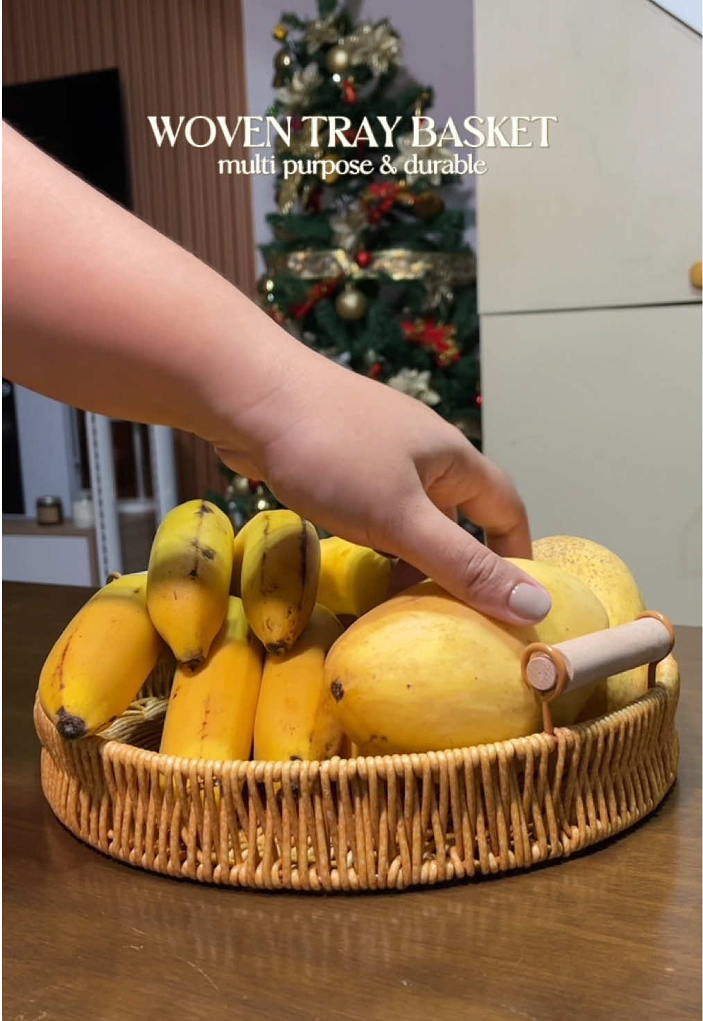 Durable and multi purpose na tray basket! Pwede pang serve, lagayan ng fruits, pang design sa center table at pang picnic 😍 #woventray #wovenbasket #wovenrattanbasket #picnicbasket #rattanbasket 