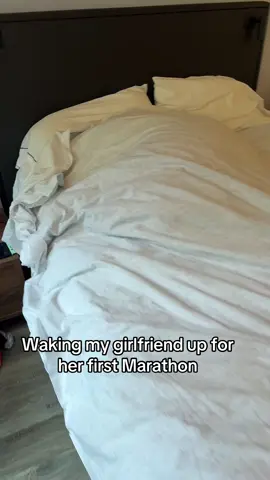 Wake up babes it’s time to shit my pants #marathon #philadelphia 