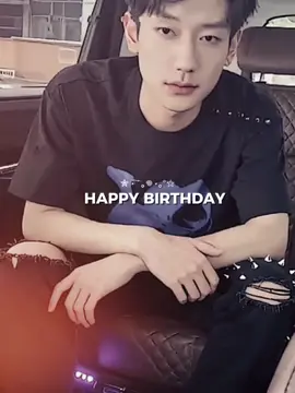 happy birthday orangg favorit kuu 24 November 2025 happy birthday idola ku yangg gantengg 🤏🏻🤏🏻😻😻#ludandong #followme #trending#aktorchina #happybirthdaysayang🥳🥳