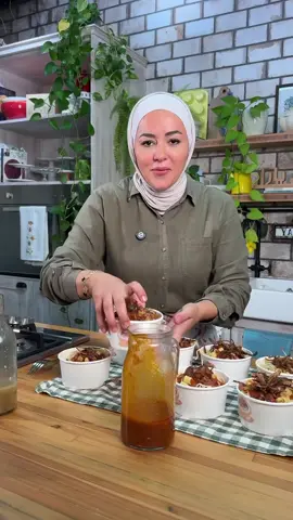 رابط الفيديو كامل؟ @أكلات حول العالم🍜🥧  ⁨ ⁨ بأسهل شرح “الكشري المصري “على اصوله ؟ مقادير البصل:١ كوب زيت نباتي٣ حبات بصل شرحات١ ملعقة كبيرة طحين١ ملعقة كبيرة نشامقادير المعكرونه:١/٢ كيس معكرونه صغيرة١/٢ كيس معكرونه سباغيتيماء مغلي١ ملعقة كبيرة ملحمقادير الارز بالعدس و الشعيرية:١/٤ كوب زيت قلي البصل١/٤ كوب شعيريه٢ كوب رزرايز مغسول و منقوع لمدة ربع ساعه١ كوب عدس مسلوق ٣ كوب ماء مغلي١ ملعقة كبيرة كزبرة مطحونه١ ملعقة صغيرة كمونملح و فلفل اسودمقادير الصلصة:٢ ملعقة كبيرة زيت قلي البصل١ ملعقة كبيرة ثوم مهروس١ ملعقة صغيرة كمون١ ملعقة صغيرة كزبرة مطحونه١ ملعقة كبيرة معجون بندورة (اختياري)١/٤ كوب خل ابيض٢ كوب بندورة مهروسة١/٢ كوب ماء سلق المعكرونهمقادير الدقة:١ ملعقة كبيرة زيت قلي البصل ١ ملعقة صغيرة ثوم مهروس١ ملعقة صغيرة كمون١ ملعقة صغيرة كزبرة مطحونه١/٤ كوب خل ابيض١/٢ كوب ماء سلق المعكرونة مقادير الشطة:١ ملعقة كبيرة زيت قلي البصل١ ملعقة كبيرة شطة بودرة١/٢ كوب صلصة البندورة..#أكلات #حول #العالم      ⁩⁩ 