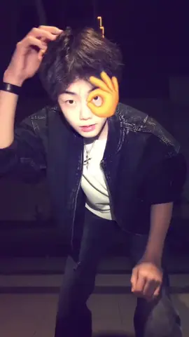 mom nhìn j thế ...😃#trươngđiển💗 #truongdiendien #xhhh #xhhh 