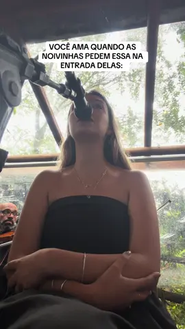 Eu amo tanto quando elas pedem essa 🤌🏻 #casamento #entradadanoiva 