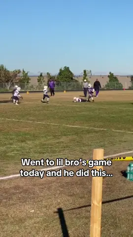 They’re not playing football… they’re performing comedy 😂🏈#FootballKids #FunnySports #LOL#FunnyCompilation
