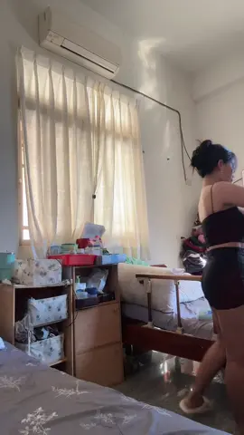 Biyar gk kering di bibir cepet cek out si kranjang kuning lip serum nya😉#fyp 