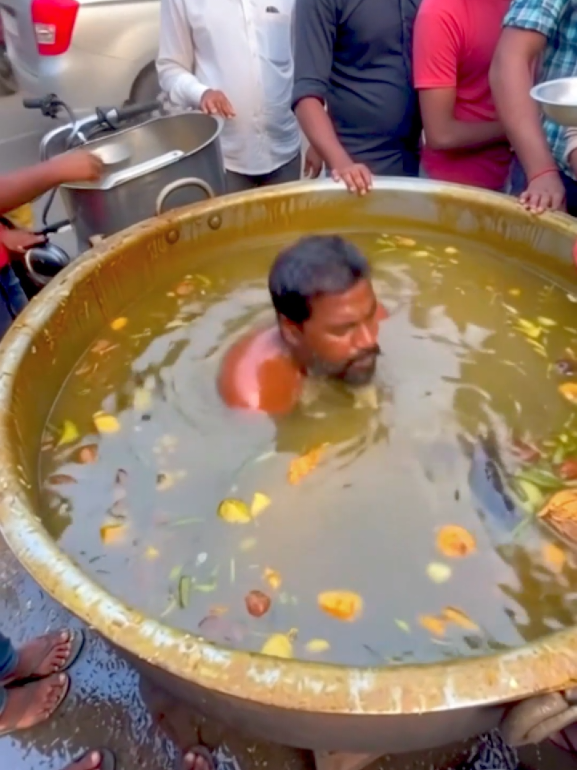 Indian Cleanest Streetfood !! #india #Streetfoodindia #viral #soup #Fyp 