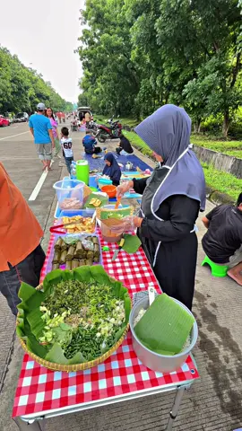 sarapan pagi☺️#purwakarta #cikampek #kawasanbic #pecel #fyppppppppppppppppppppppp 