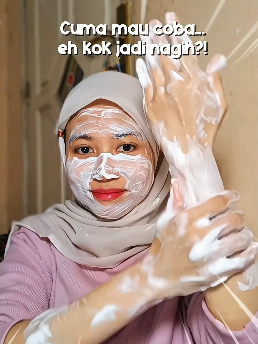 Whipped foam + ingredients pencerah = combo terbaik ✨ Snailwhite Whipp Soap ini bikin kulit lebih fresh, lembap, dan nggak ada rasa ketarik sama sekali.  Coba sendiri biar kerasa bedanya 🤍 @snailwhite.idn #snailwhiteindonesia #snailwhitereview #snailwhiteaffiliator #snailwhite #sabunpencerah 