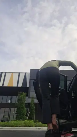 #sejenisniza #sundaybest #almondlatte #coffeebeantealeafbangiavenue 