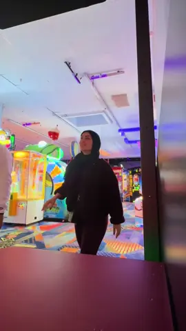 date night with 100000 points to @Zap Zone Michigan #fyp #trending #datenight #arcade #dateideas 