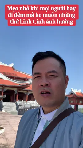 Một mẹo nhỏ dành cho những bạn hay đi đêm nha mn, nhất là các bạn có c.o.n nhỏ đi cùng thì có thể làm mẹo này để tránh những thứ l.inh t.inh kia nha. Hoan hỷ #meophongthuy #phongthuycaivan #phongthuytamlinh 