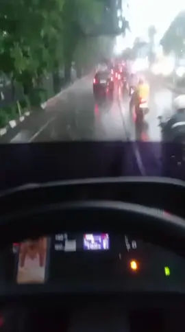 tetep semangat.. 💪😇☺mesky hari minggu.. 😇💪#speckkuli😉😉pantangtumbang 