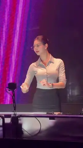 thương anh lắm#giaitritiktok #oshinreview #giảitrí 