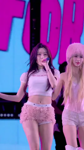 I'm too perfect for you 😉 @aheyekrn_ #aheye4eve  #SoLS15x4EVE  #SoLS15 #4EVE #Seasonoflovesong15 