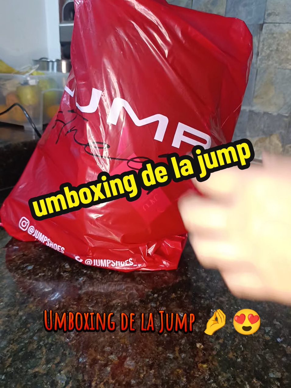 Umboxing de la Jump: me vine a la tienda jump porque necesitaba comprarme una cartera y claro que si, se logró y además compré una para mi mamá también, estoy amando mis compras. #jump #umboxing #compras #parati #fyp 