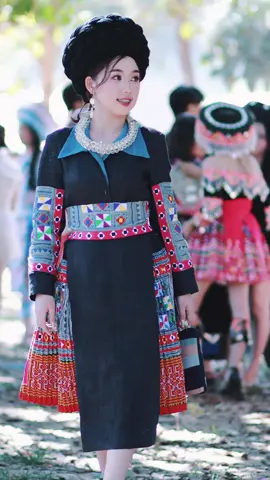 #hluasnkaujhmoob #nojpebcaug #2025 #laos🇱🇦 #ຢ່າປິດການມອງເຫັນຂ້ອຍເດີ 