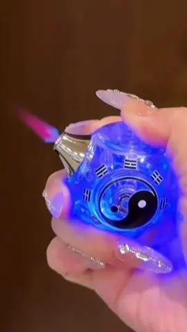 Bật lửa điên siêu đẹp , tiện lợi nha các bác , mời các bác vào tham khảo ạ #batlua #batluadep #hopquet #dogiadung #dogiadungtienich #dogiadungthongminh #xuhuong 