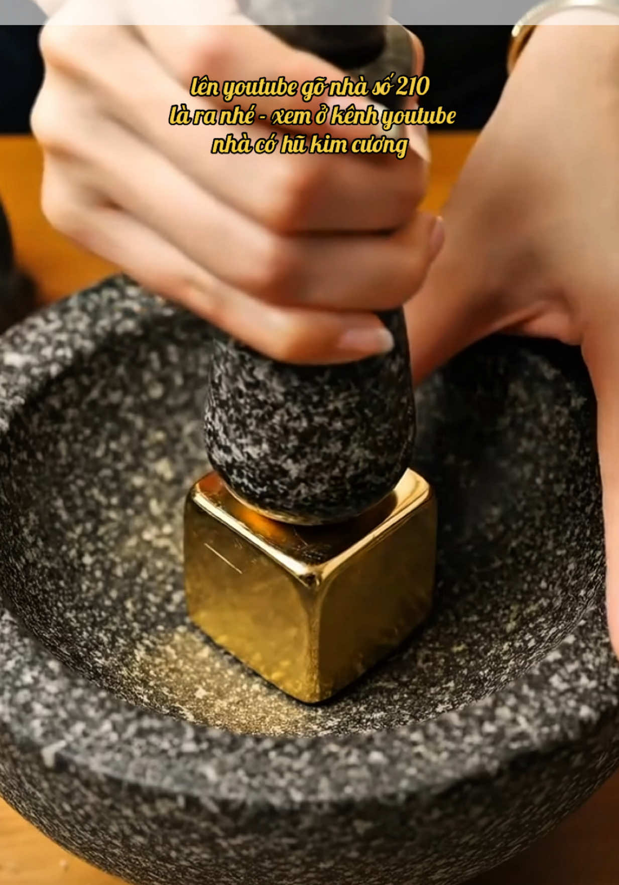 lên youtube gõ nhà số 210 là ra nhé - xem ở kênh youtube nhà có hũ kim cương