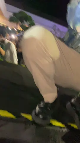 Hoki dobol”. Dpt hadiah umroh dan pegang tangannya raffi ahmad sultan andara. Semoga rejekinya nular amin #tende #tendefest #sriticonvetionhalpalu #fyp #fypシ゚ #konser #konserpalu #mamagigi #kangenband 