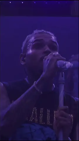 When Breezy sings with emotion, it feels like he’s singing to someone special❤️‍🩹. #chrisbrown  #teambreezy  #breezy  #viral  #foryou 