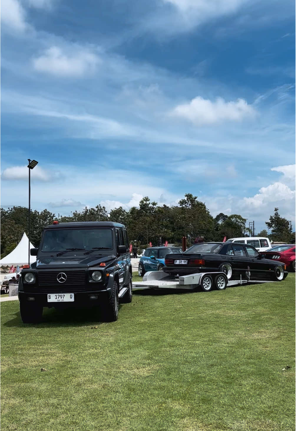 bukan mobil derek biasa, apalagi yang di derek 😮‍💨 #mercedes #autokultur #carsoftiktok #fypシ゚ 