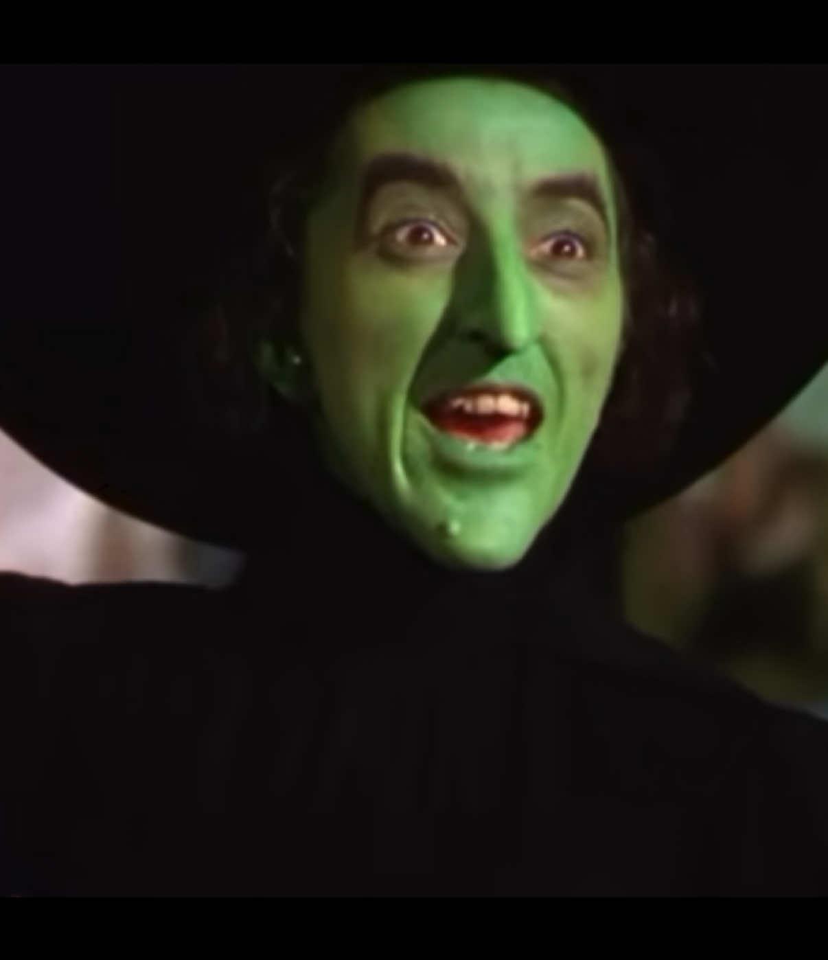 Que traviesa la bruja malvada del oeste 👁️🫦👁️ #wicked #fy 