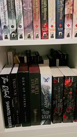 I rearrange my books today 🥰📚🖤🫢 looks good so far 🫶 #BookTok #bookshelf #ikea #bookcollection #physicalbooks 