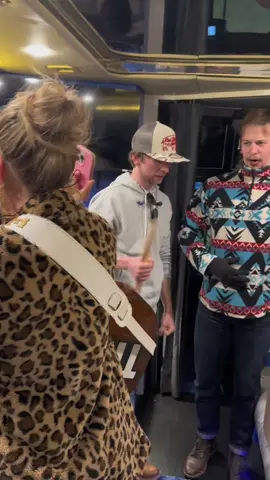 My vocal warm up routine to play fiddle for @Emily Ann Roberts 