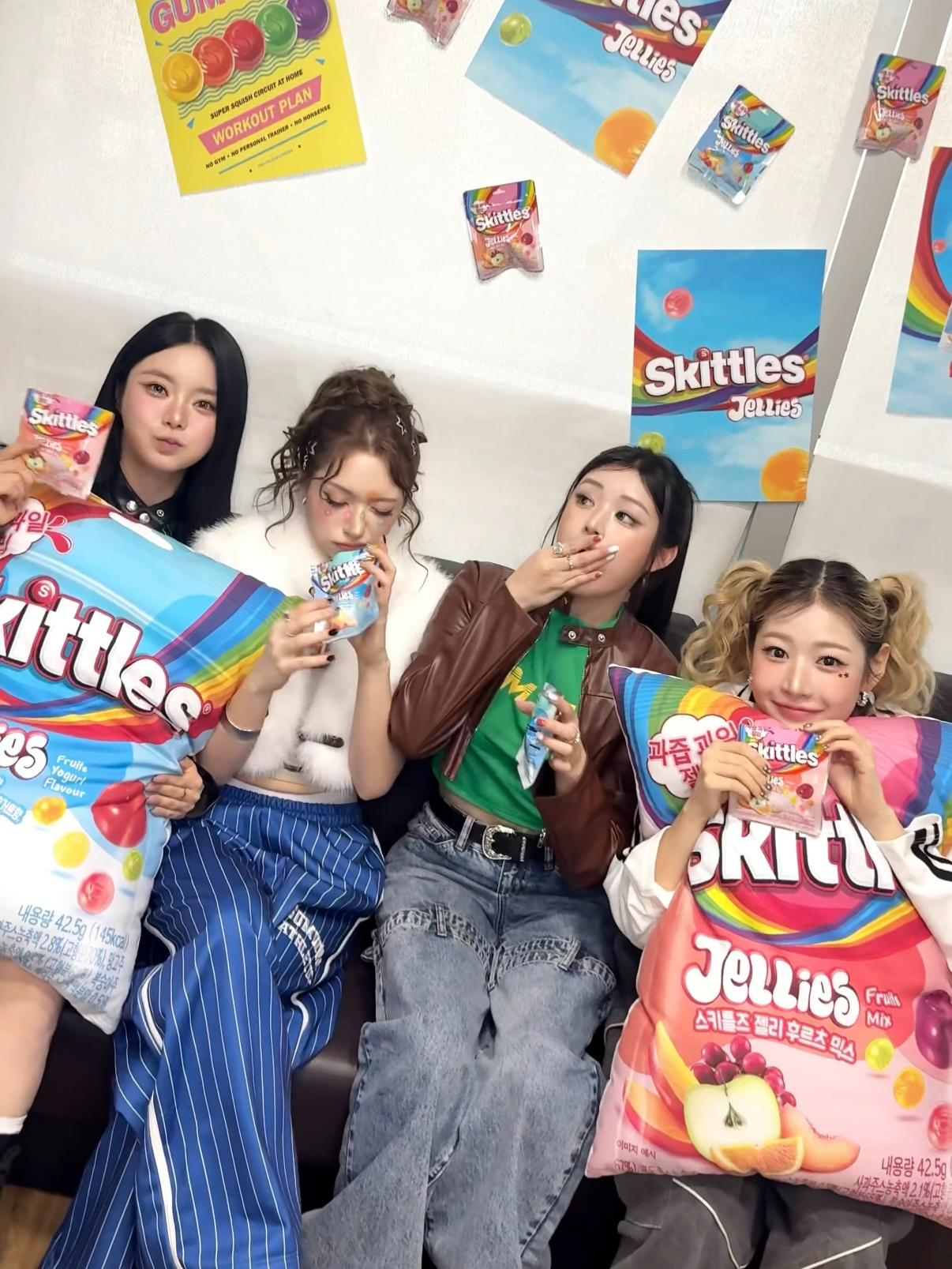 𝙄 𝙠𝙣𝙤𝙬 𝙮𝙤𝙪 𝙡𝙞𝙠𝙚 𝙢𝙮 𝙎𝙠𝙞𝙩𝙩𝙡𝙚𝙨 🍭💝 @skittles #FIFTYFIFTY #피프티피프티 #Skittlez #스키틀즈 #Skittles #스키틀즈젤리  #레인보우스키틀즈 #말랑쫀득스니커즈 #Skittles_FIFTYFIFTY #스키틀즈챌린지