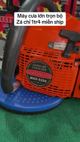 Cưa maxcare 5200 nòng 45li, lam dài 55 dùng khai thác. Các bác mua hàng lh 0989/489/405 nhé #nongcongocvinh #xuhuong #maycuaxich #thịnhhành #maxcare 