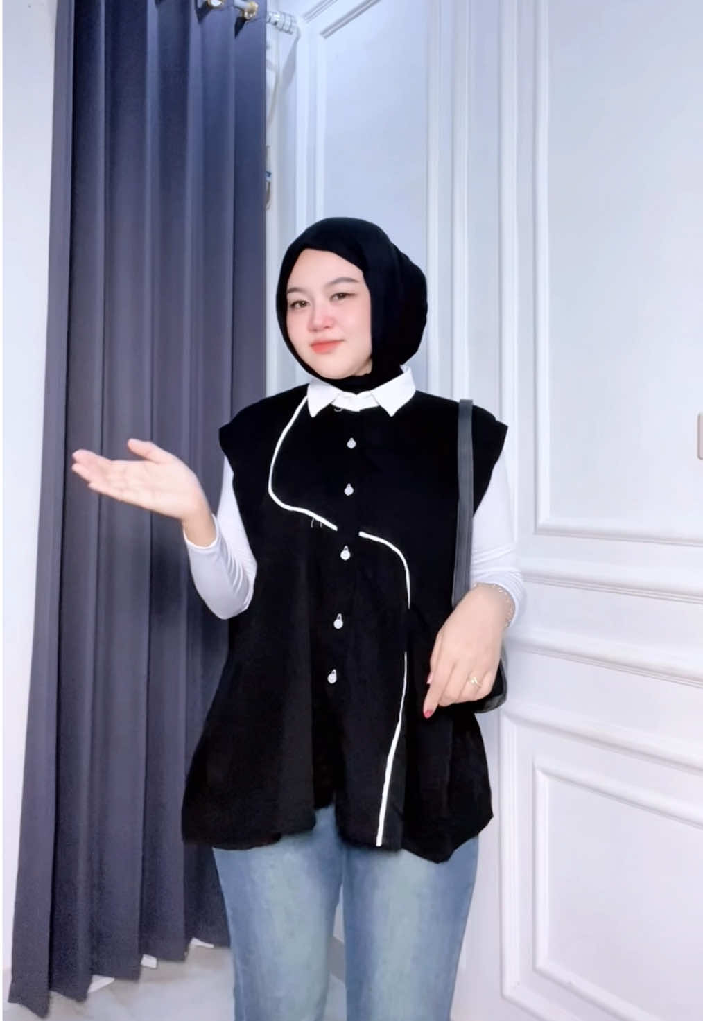 Outer secantik ini 60 ribuan aja wey😍🫶samaan gak 🫵 #rekomendasioutfit  #outerwanita  #vestoutfit  #fyp24jam 