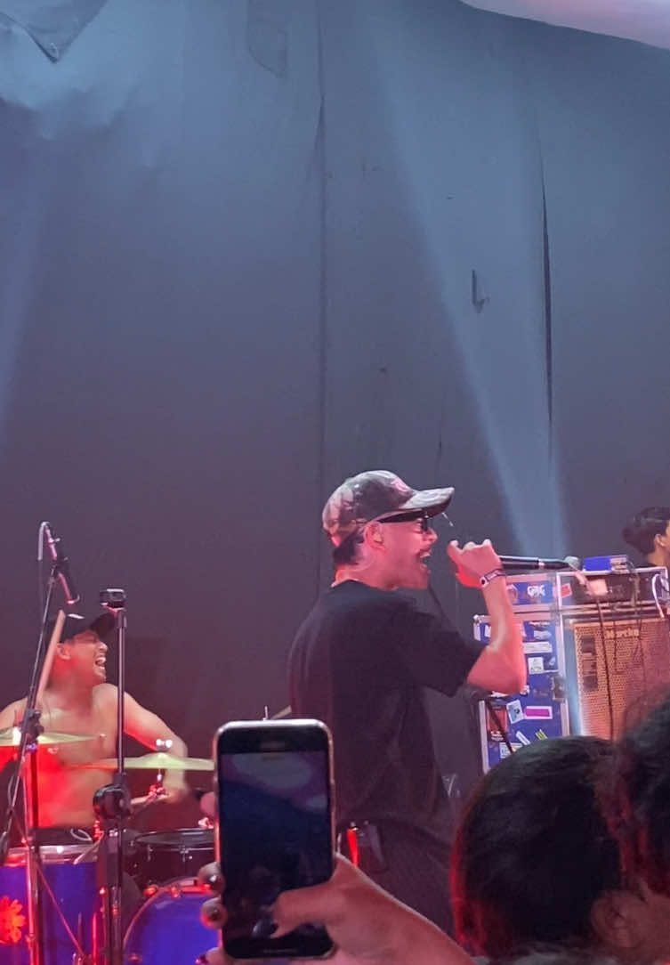 look at me, i’m dyingggg #enamore #unpleasantpath #midwestemo #posthardcore #surabaya 