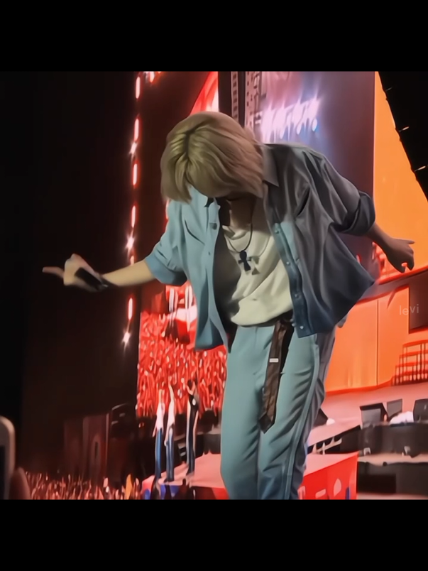 I was really not ready for this, this prince bow is really a bad thing for me #seventeen #svt 