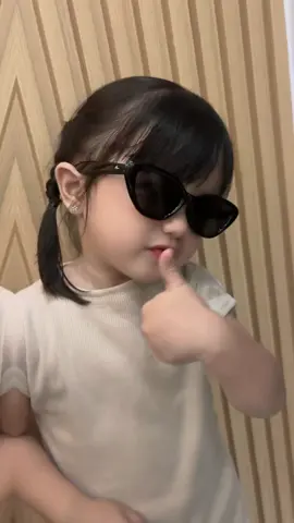 Yg di pake cece warna krem #CapCut #outfitanakcewek #ootdanakperempuan #bajuanakmurah #fyppppppppppppppppppppppp 