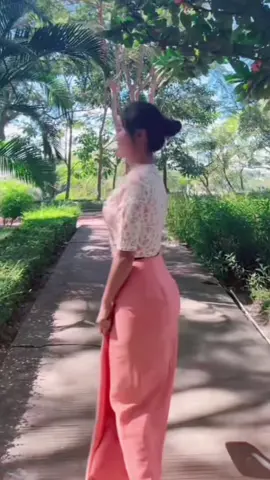 မကြင်နာသူသို့#TikTokStageVoiceOn #creatorsearchinsights #myanmartraditionaldress #foryoupage #tiktokforyou 